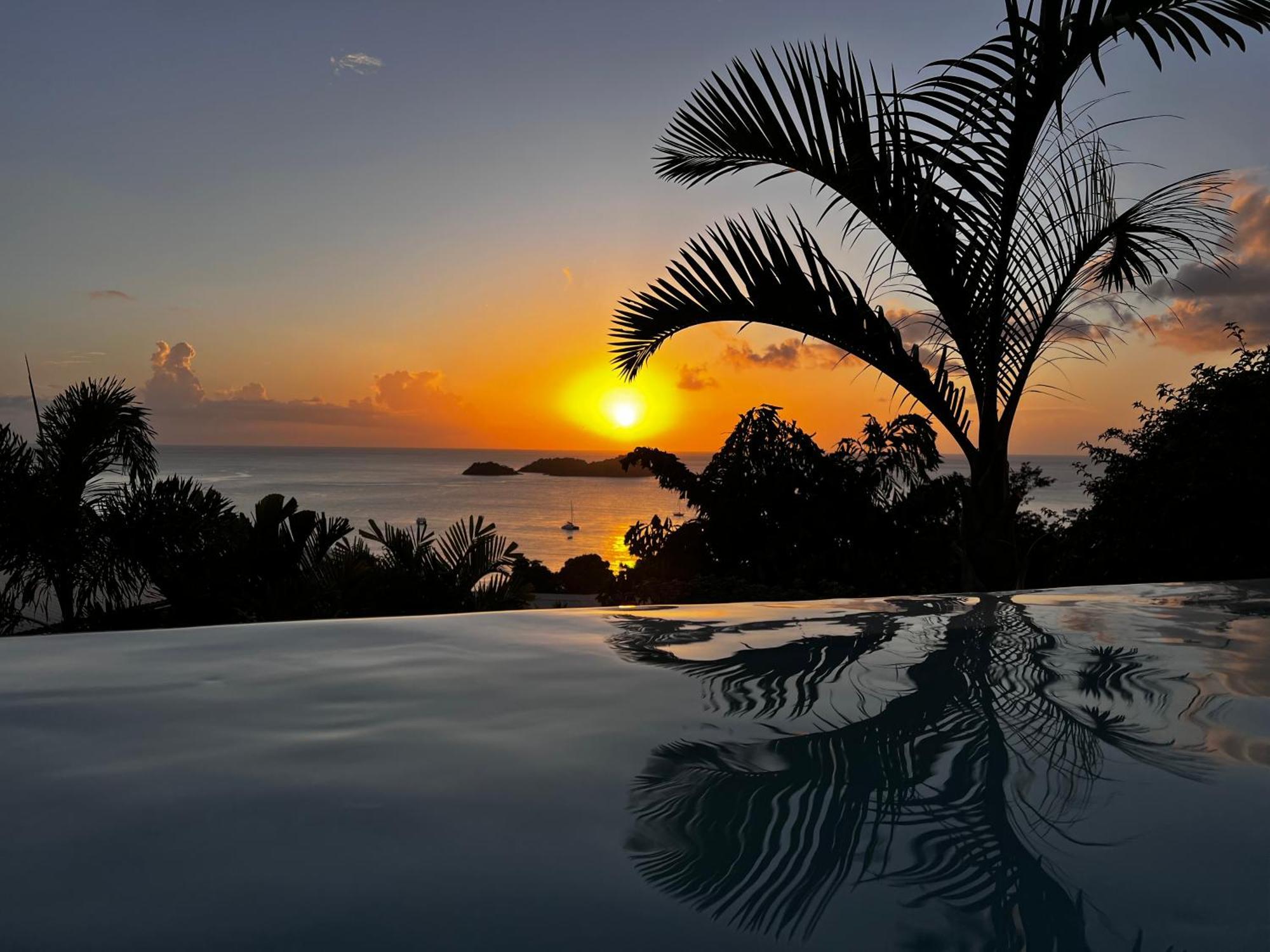 Sunset Palm - Villa Creole Avec Piscine Face Au Coucher De Soleil Et A La Reserve Cousteau Bouillante Exterior photo