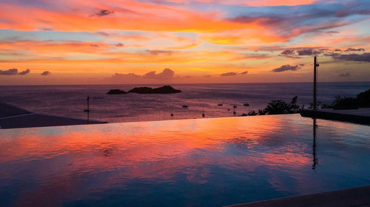 Sunset Palm - Villa Creole Avec Piscine Face Au Coucher De Soleil Et A La Reserve Cousteau Bouillante Exterior photo
